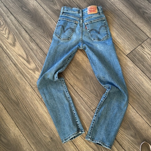 Levi’s wedgie Classic Blue Women's Jeans - Picture 2 of 11